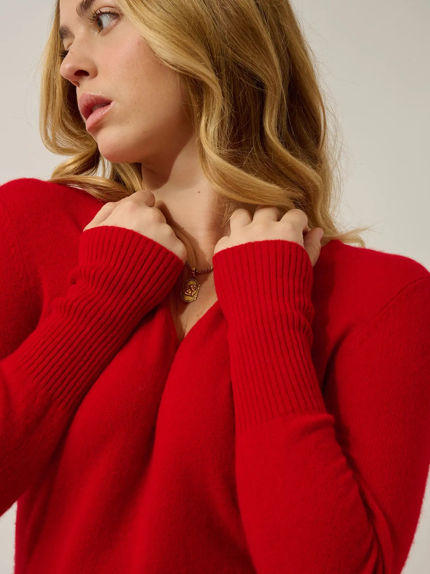 CAPELET robe col V rouge