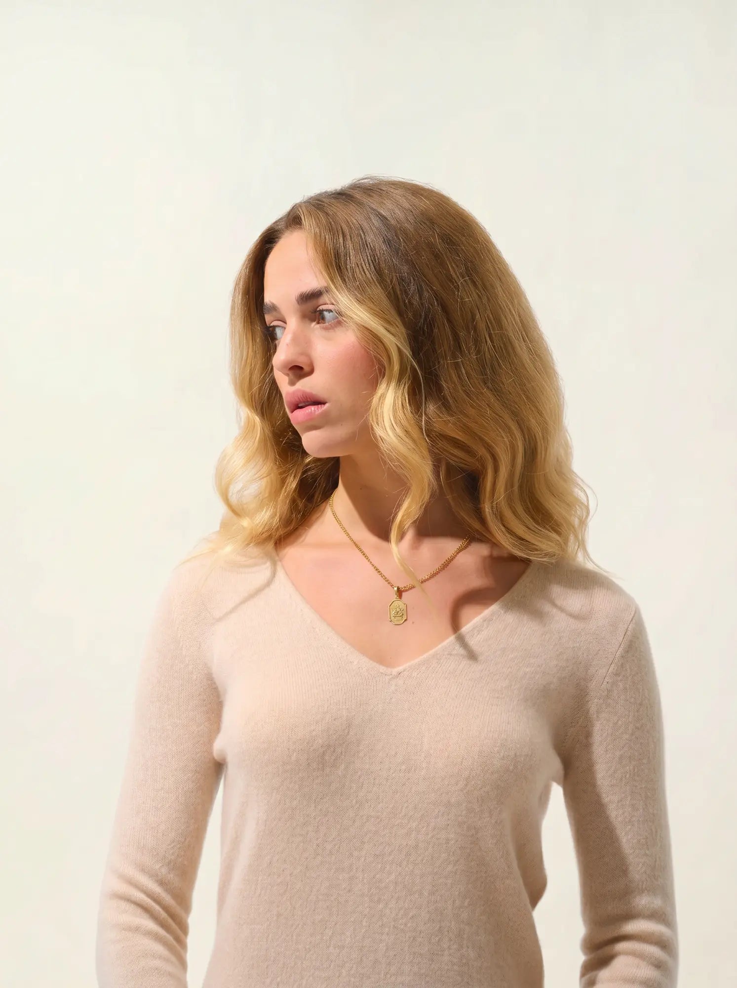 CAPELET Kleid V-Ausschnitt Sand