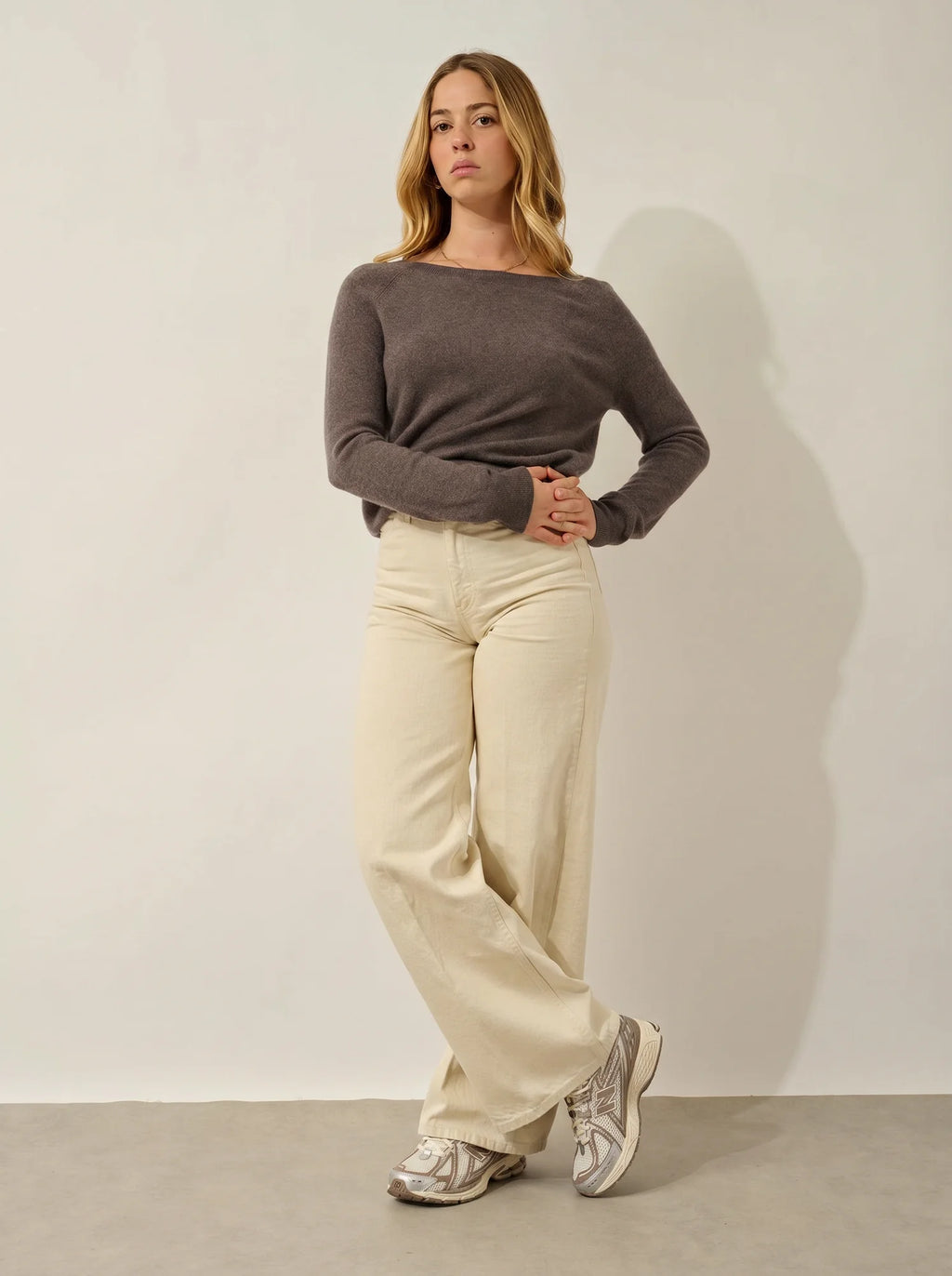 DIBONA Pullover U-Boot-Ausschnitt Tropfenausschnitt hinten Taupe meliert