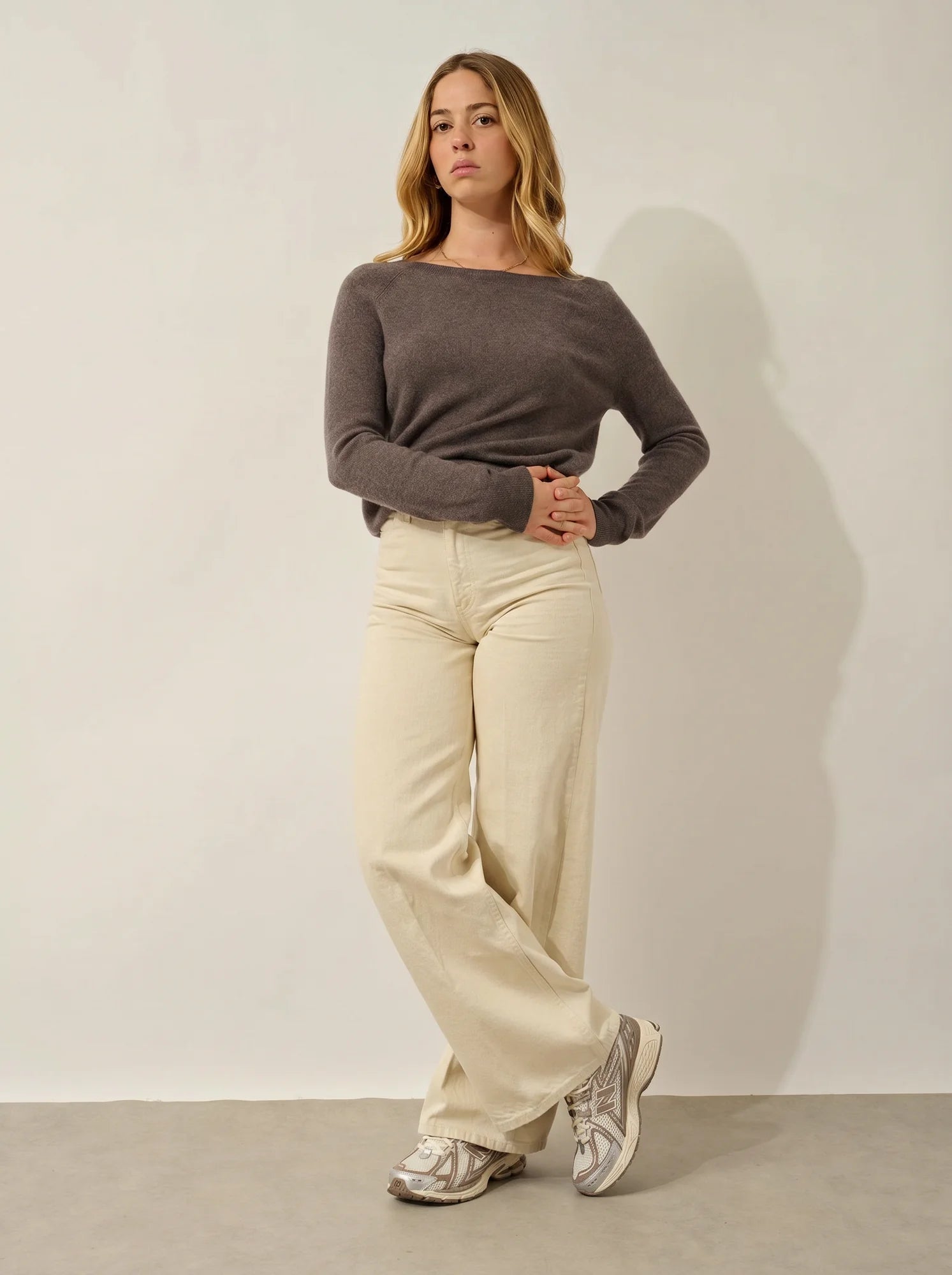 DIBONA Pullover U-Boot-Ausschnitt Tropfenausschnitt hinten Taupe meliert
