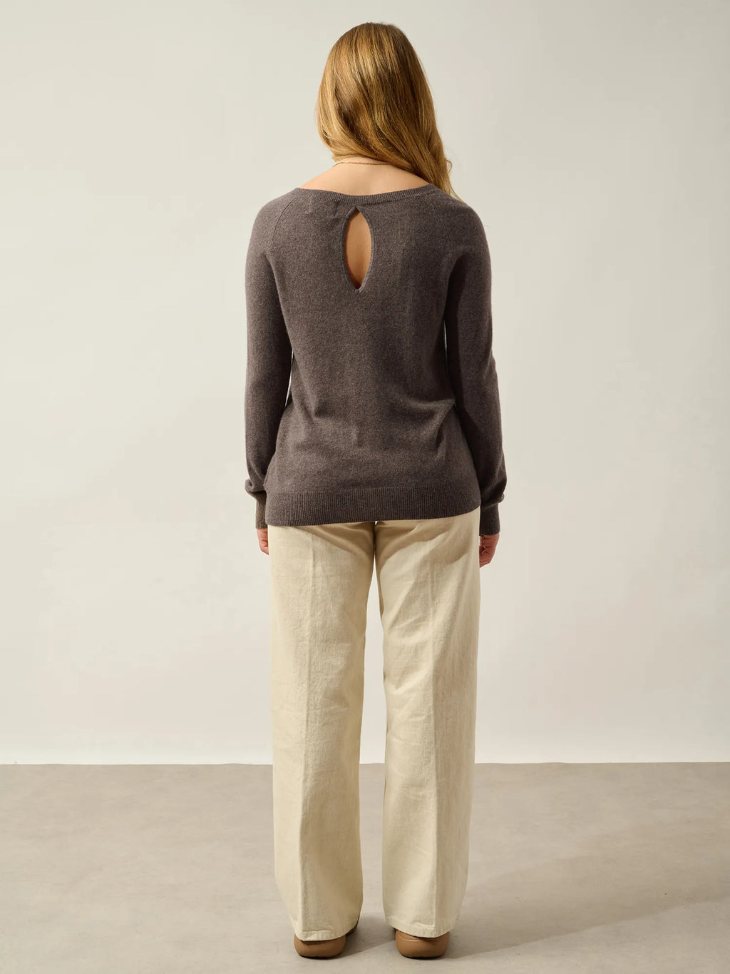 DIBONA Pullover U-Boot-Ausschnitt Tropfenausschnitt hinten Taupe meliert