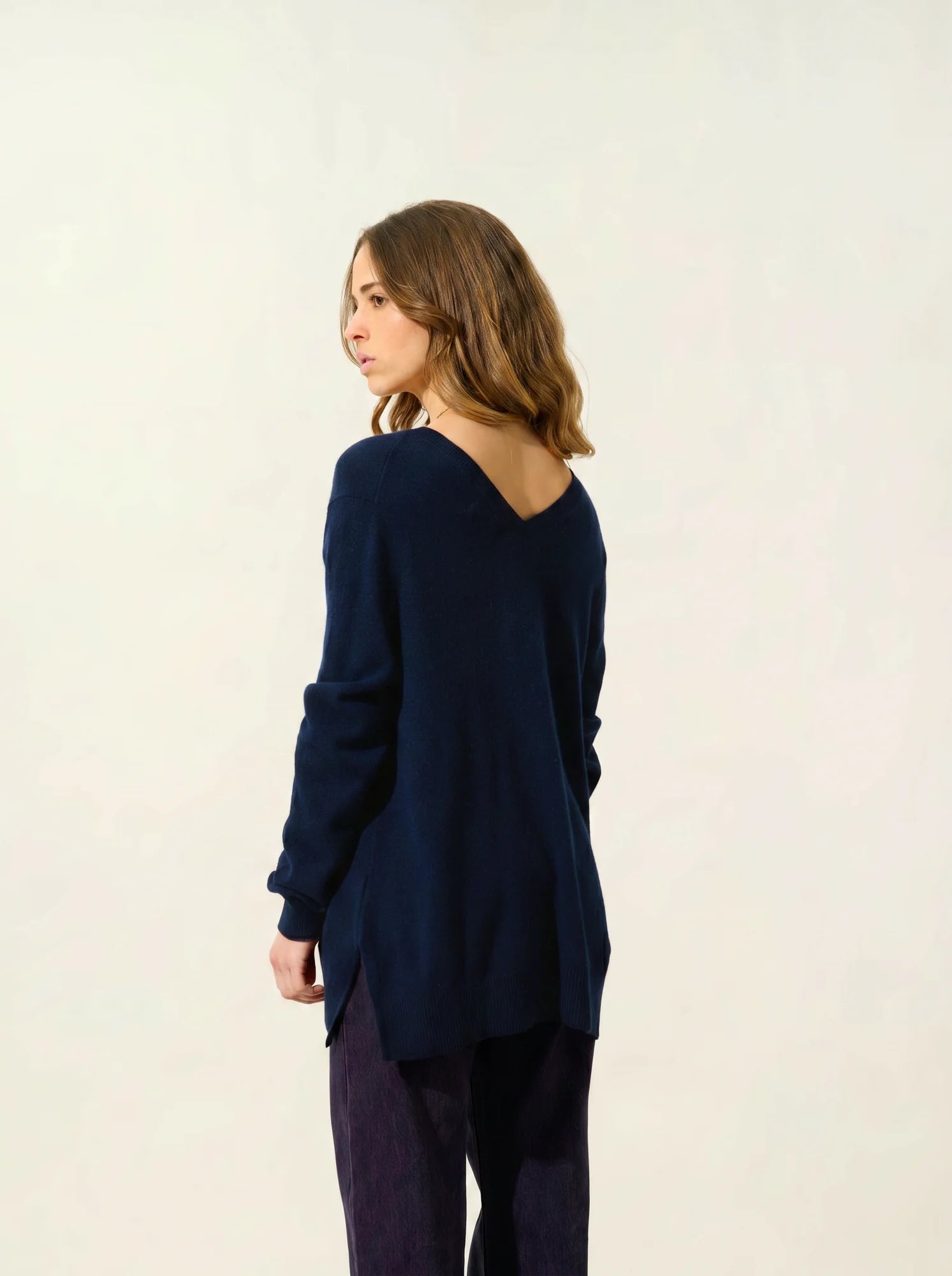 GIEGN pull col V devant et dos bleu marine