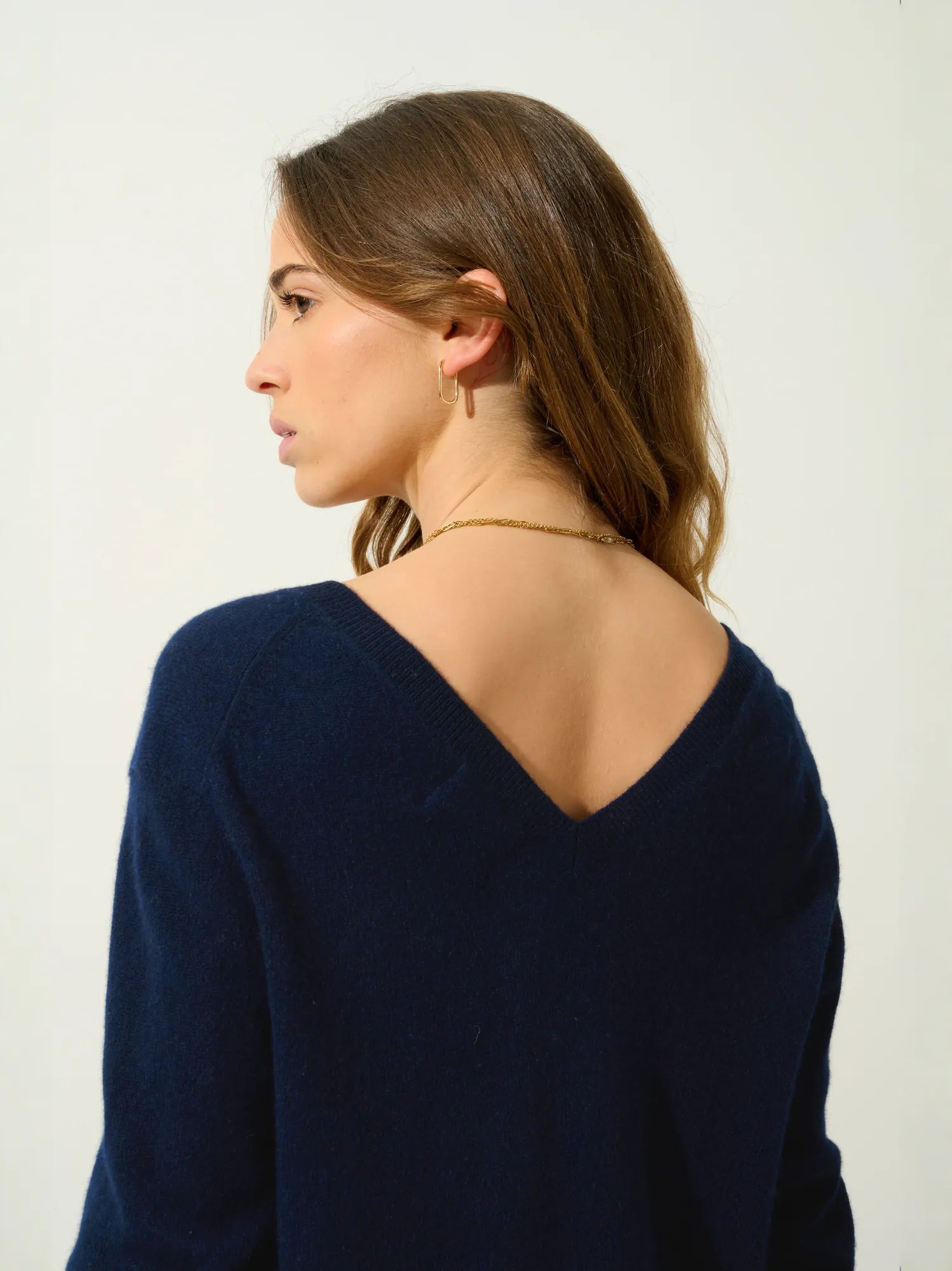 GIEGN pull col V devant et dos bleu marine