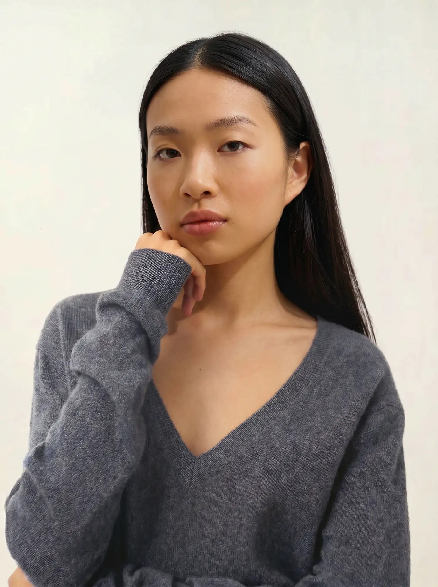 GIEGN Pullover V-Ausschnitt vorne und hinten Anthrazit meliert
