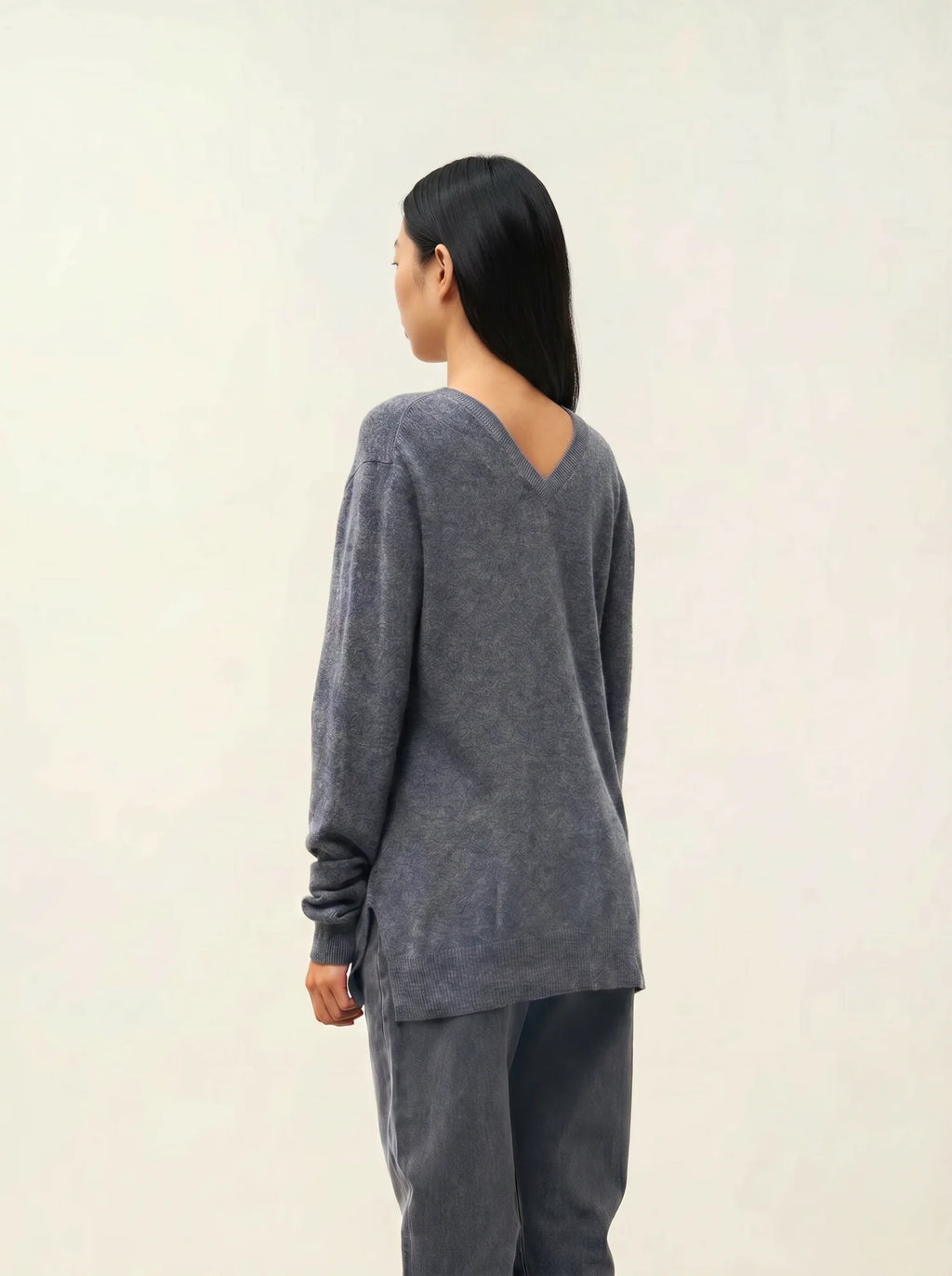 GIEGN Pullover V-Ausschnitt vorne und hinten Anthrazit meliert