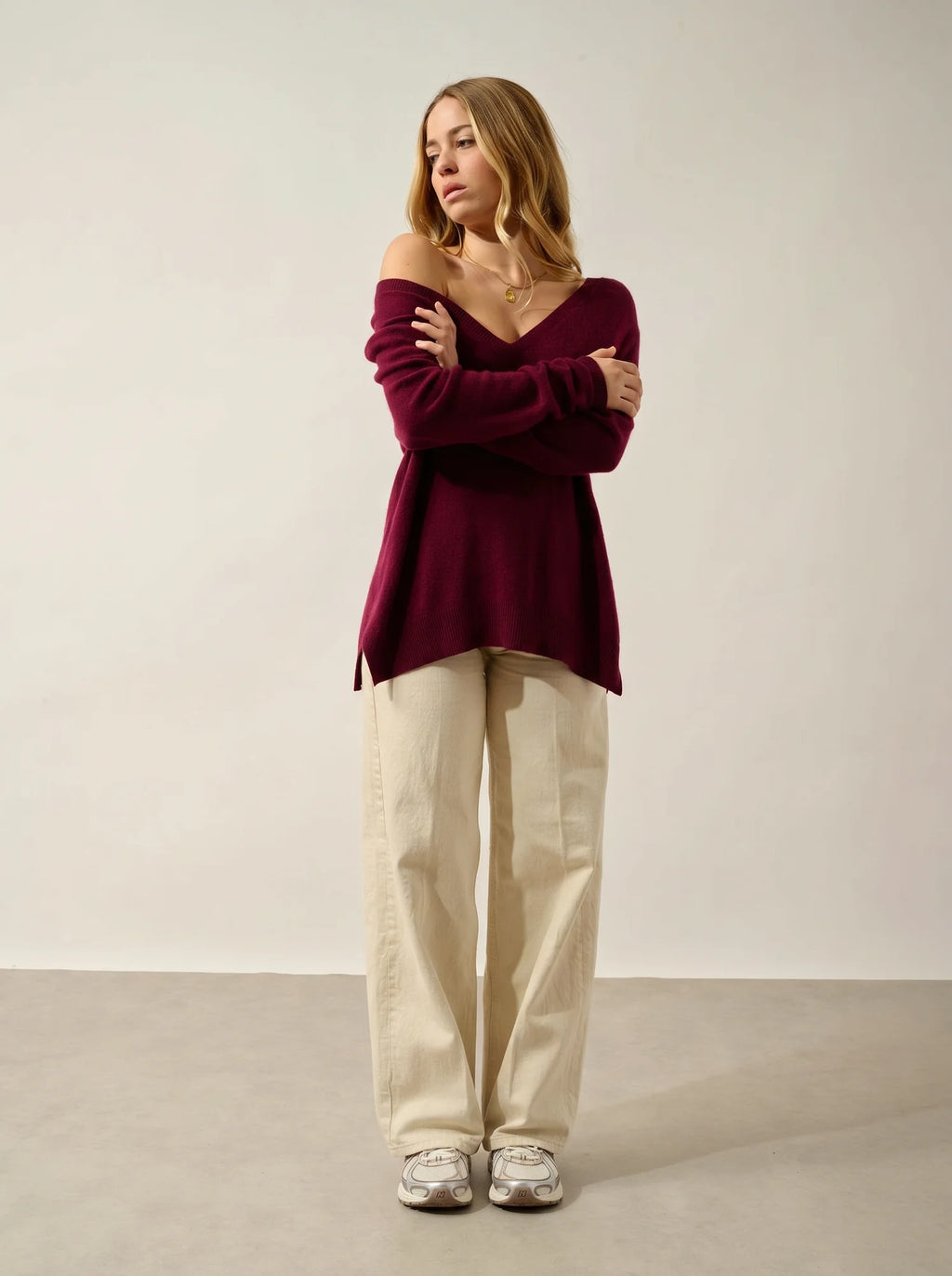 GIEGN Pullover V-Ausschnitt vorne und hinten Bordeaux