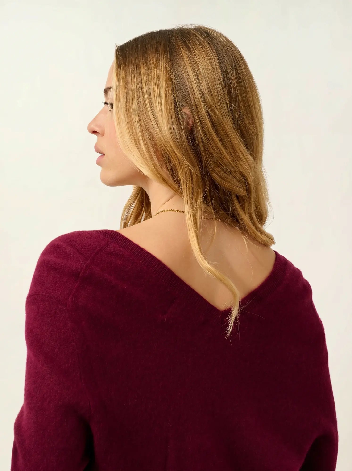 GIEGN Pullover V-Ausschnitt vorne und hinten Bordeaux