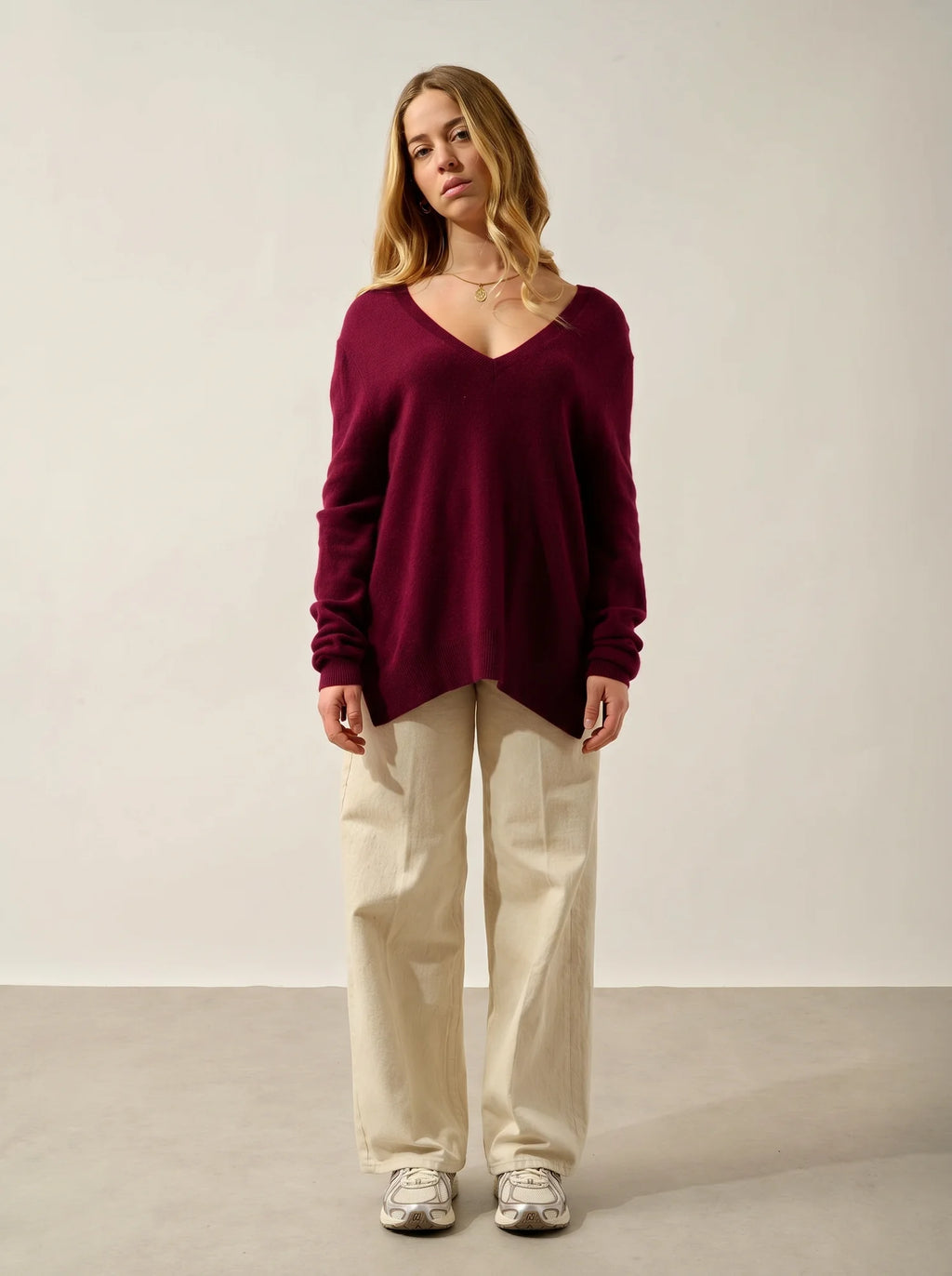 GIEGN Pullover V-Ausschnitt vorne und hinten Bordeaux