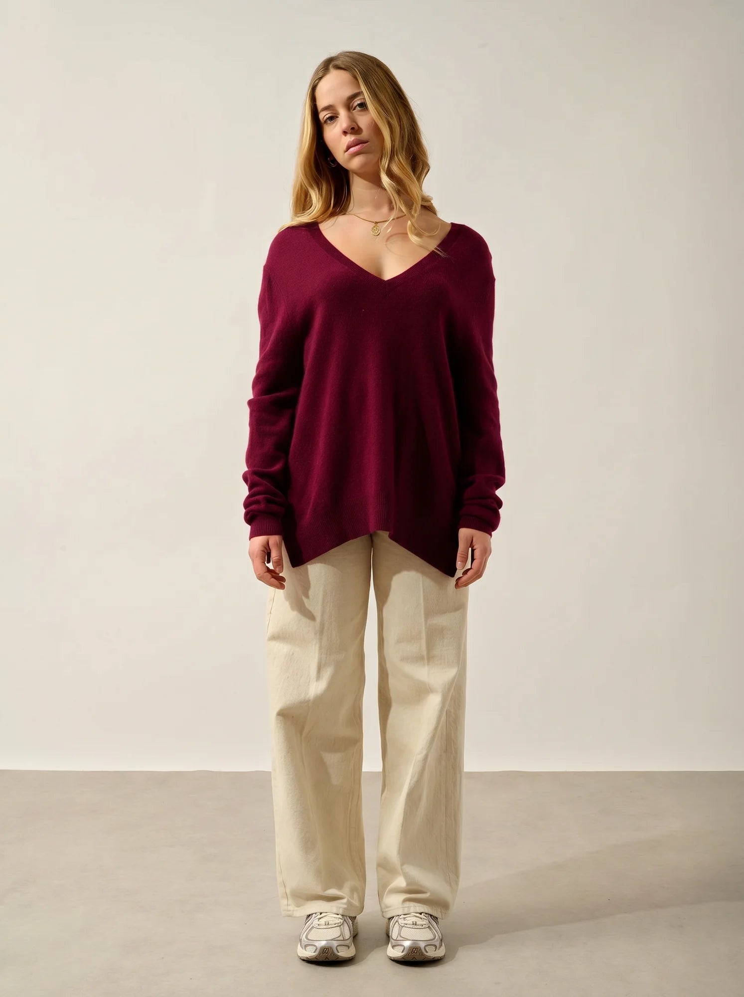 GIEGN Pullover V-Ausschnitt vorne und hinten Bordeaux