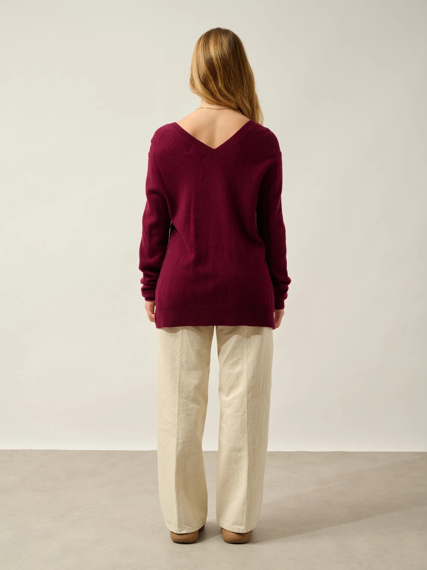 GIEGN Pullover V-Ausschnitt vorne und hinten Bordeaux