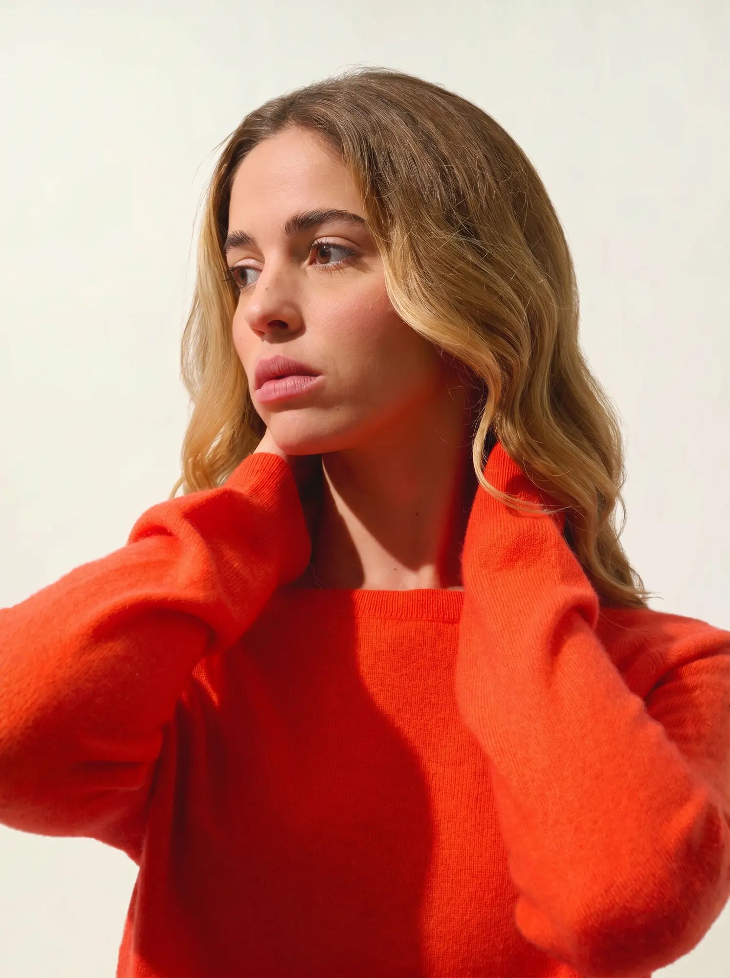 DIBONA Sweater Boat Neck Drop Back Orange