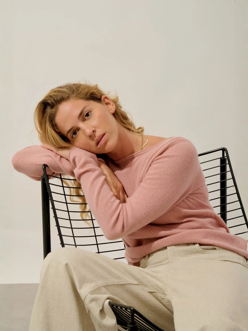 EPÉNA Pullover Rundhalsausschnitt Rosenholz