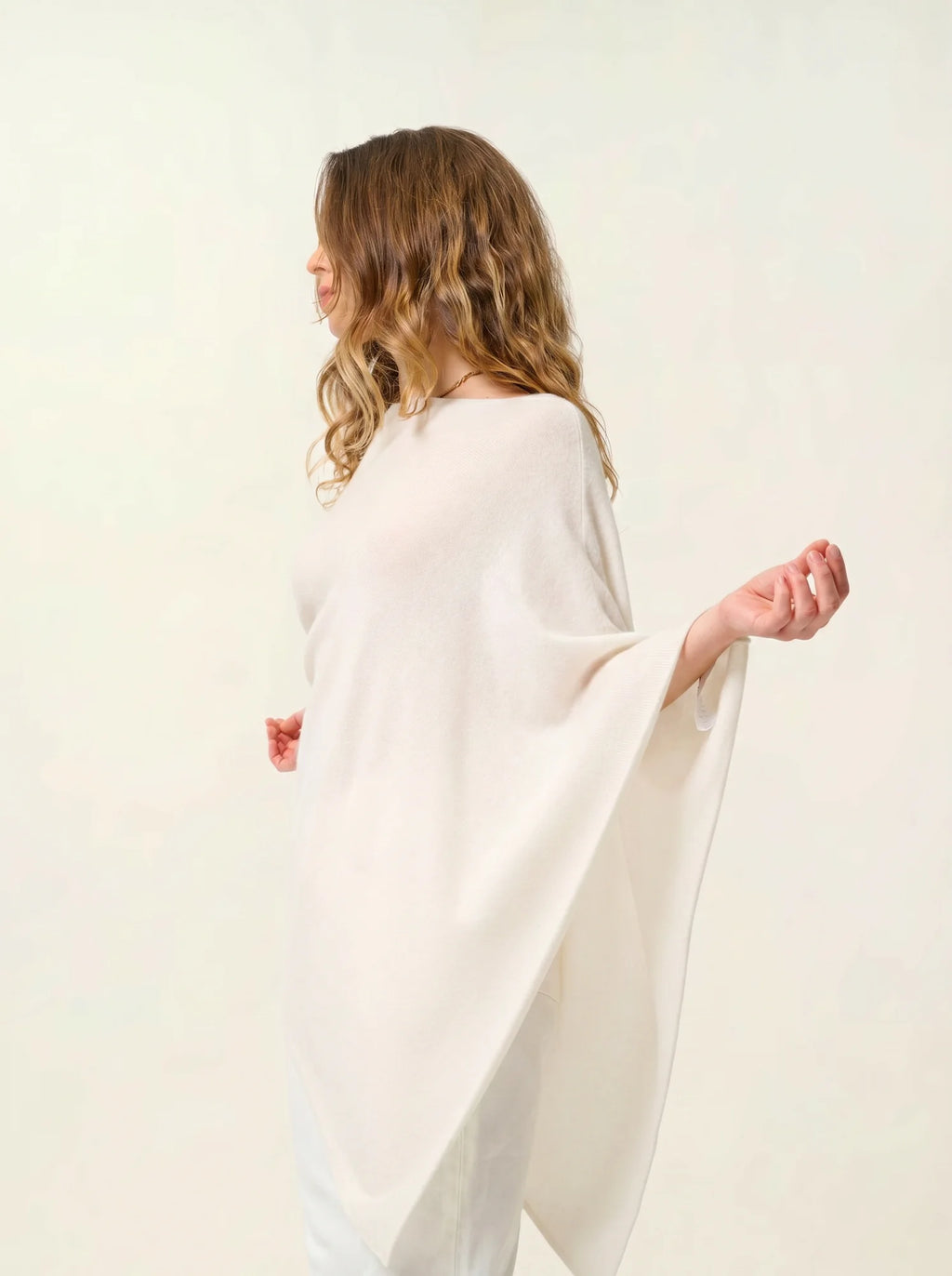 CARRA Poncho Ivory