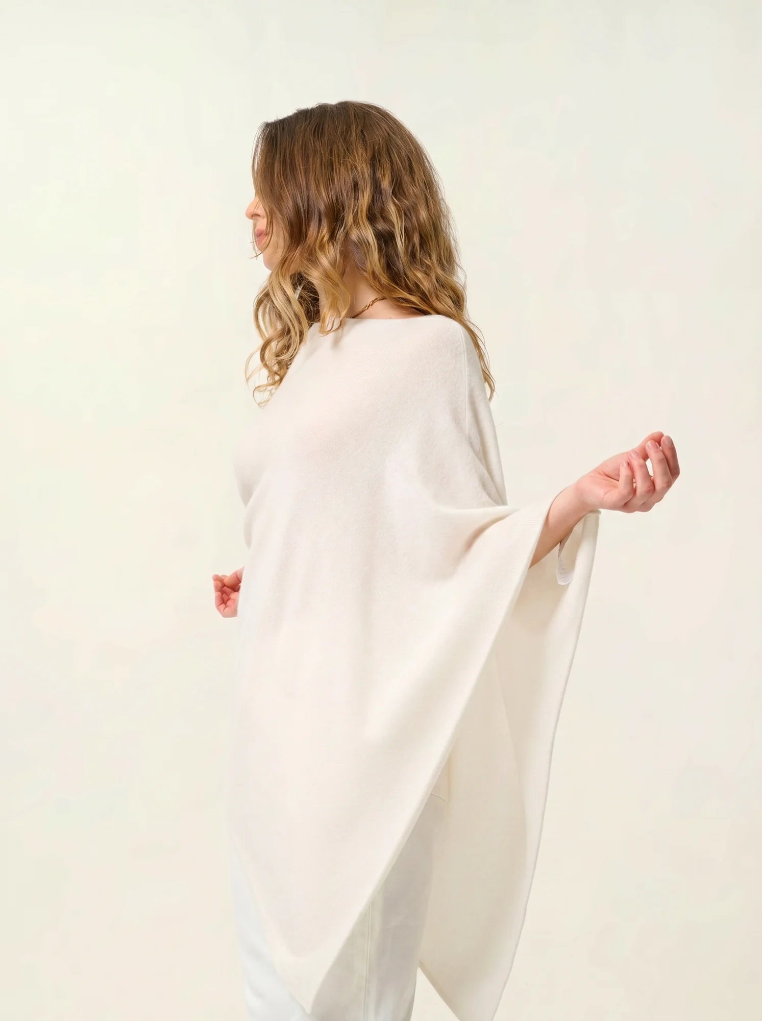 CARRA Poncho Ivory