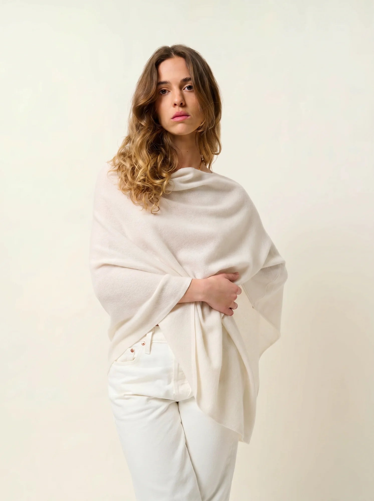 CARRA Poncho Ivory