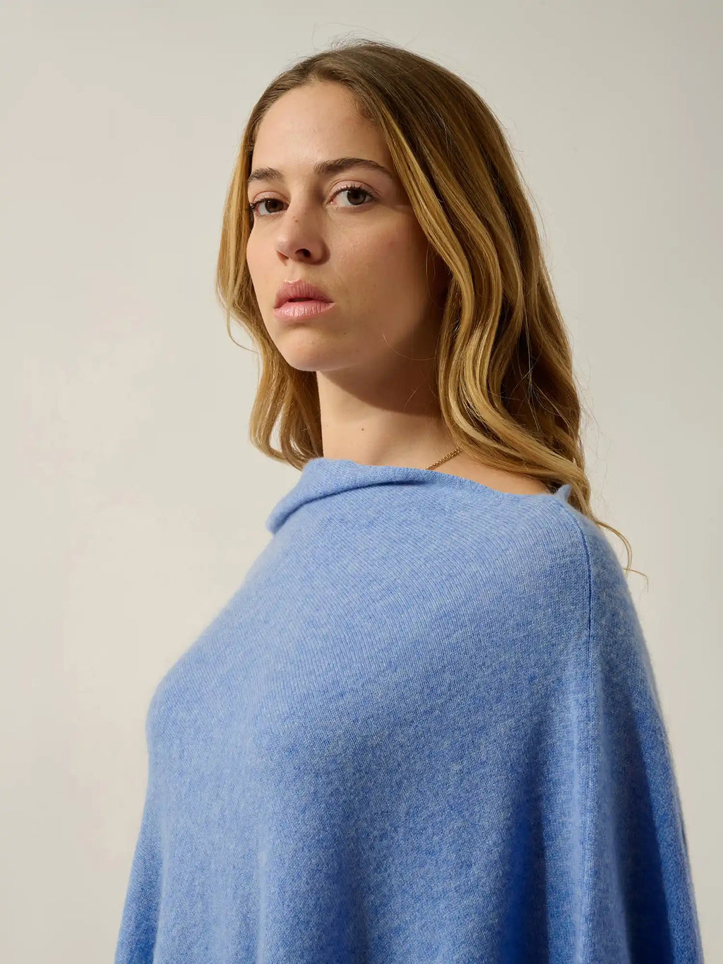 CARRA Poncho Himmelblau