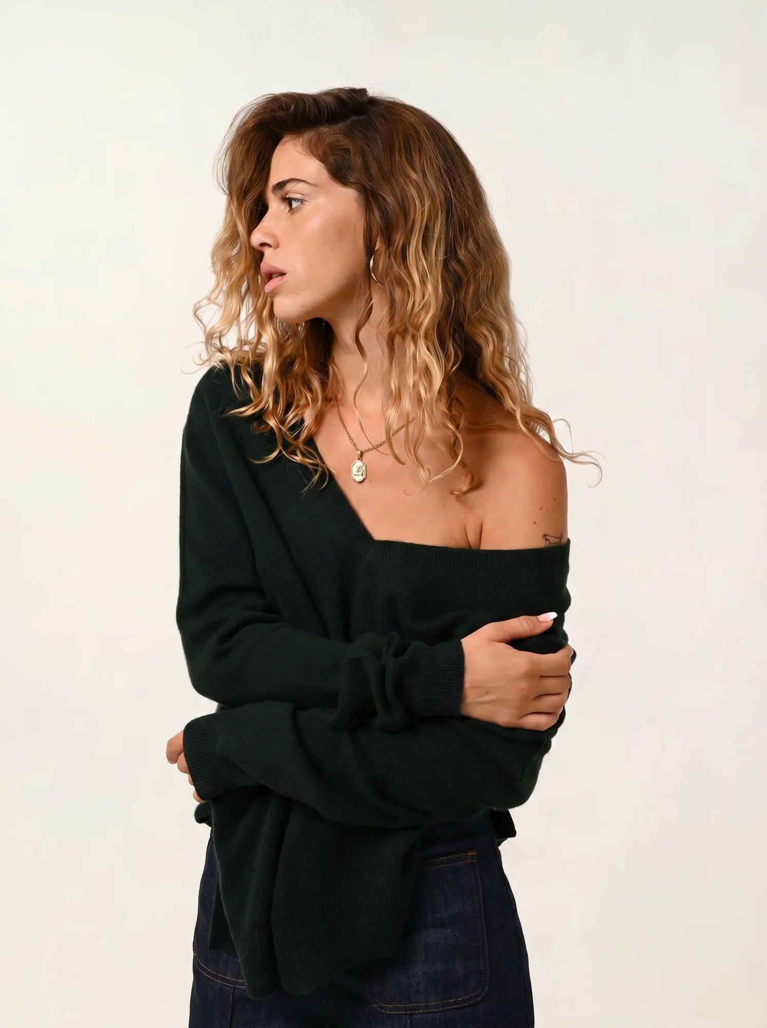 GIEGN Sweater V-Neck Front and Back Cypress