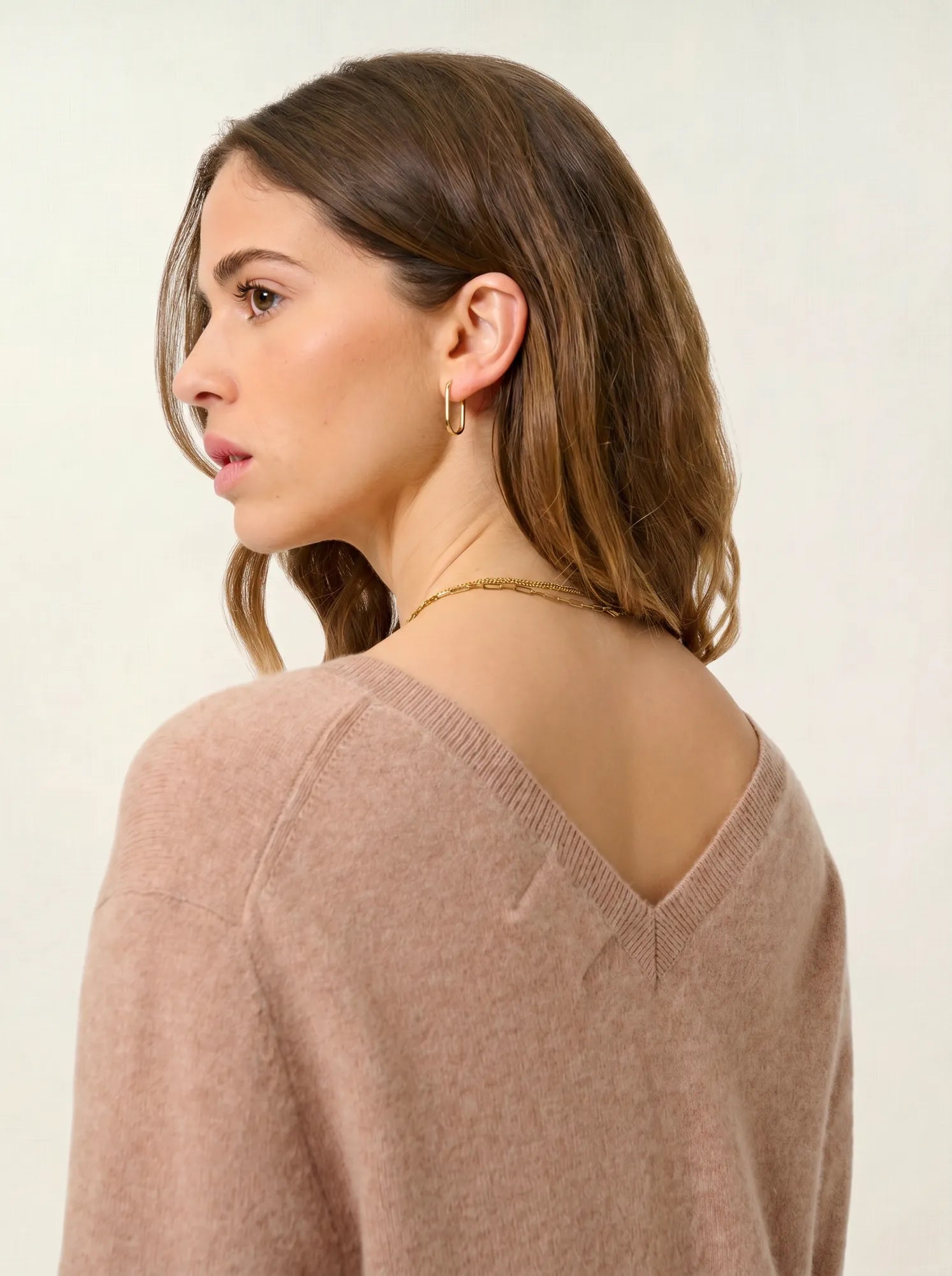 GIEGN Pullover V-Ausschnitt vorne und hinten Camel meliert
