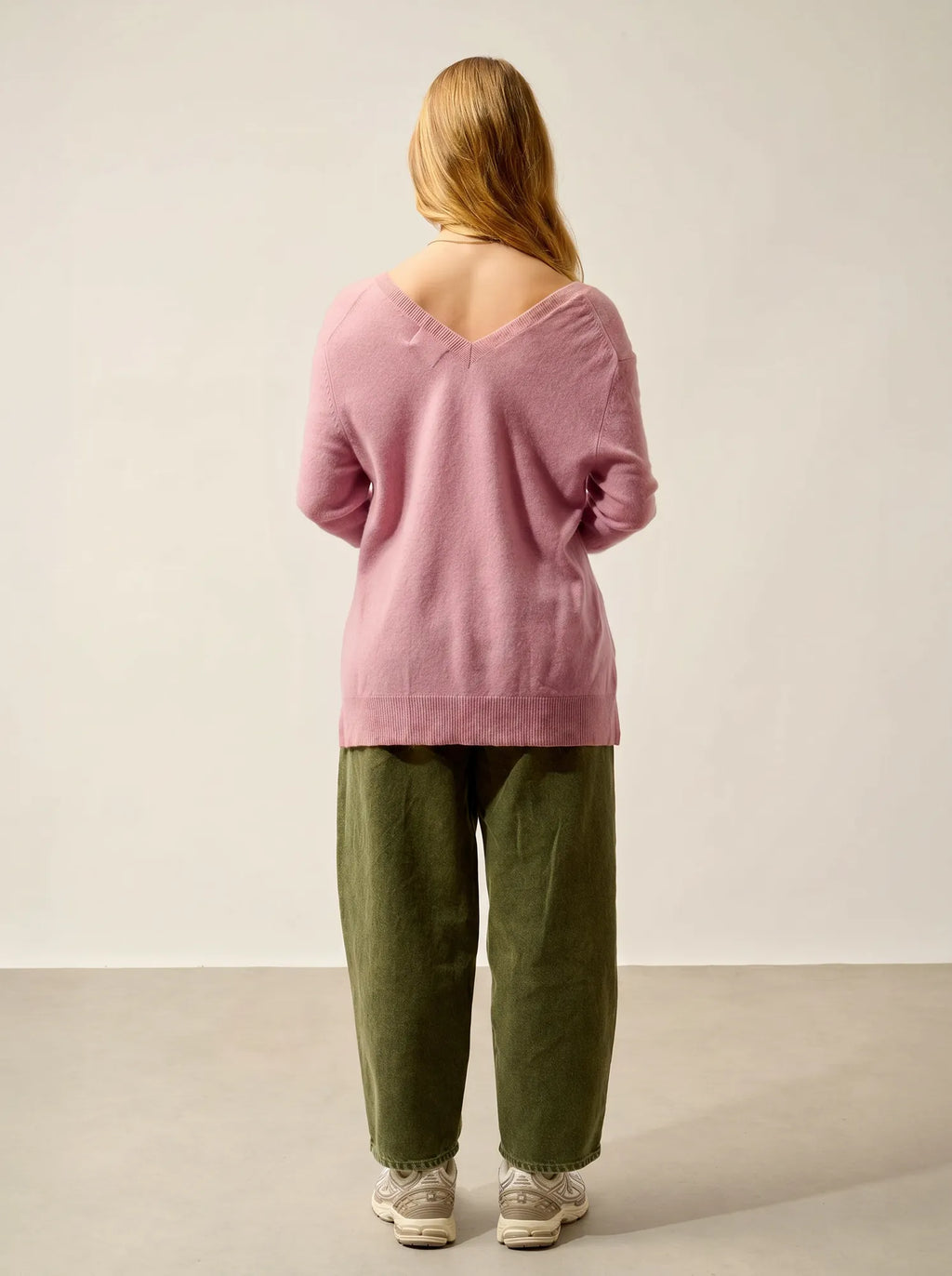 GIEGN Pullover V-Ausschnitt vorne und hinten Rosenholz