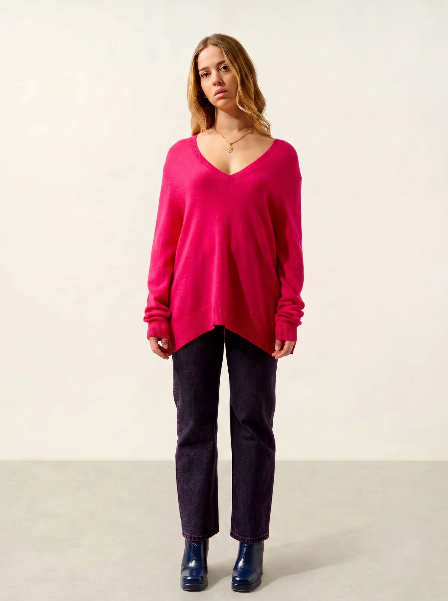 GIEGN Pullover V-Ausschnitt vorne und hinten Fuchsia