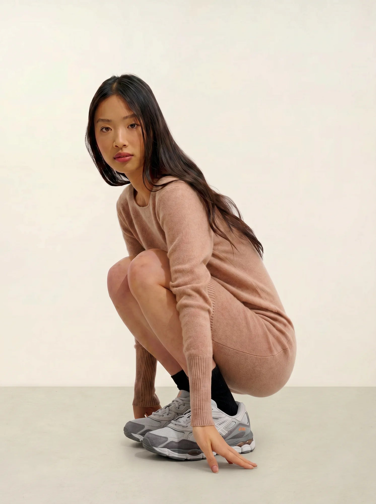 ARMET kleid rundhalsausschnitt camel meliert