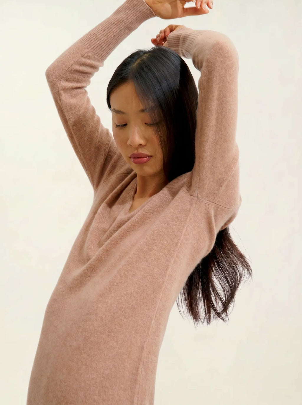 CAPELET kleid v-ausschnitt camel meliert