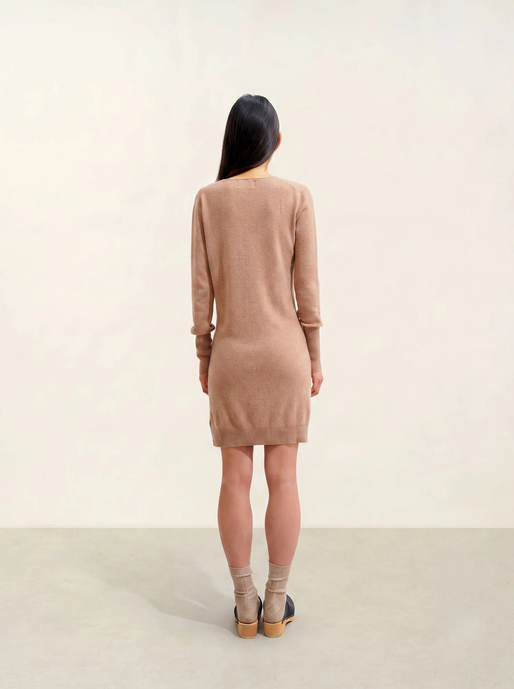 CAPELET kleid v-ausschnitt camel meliert