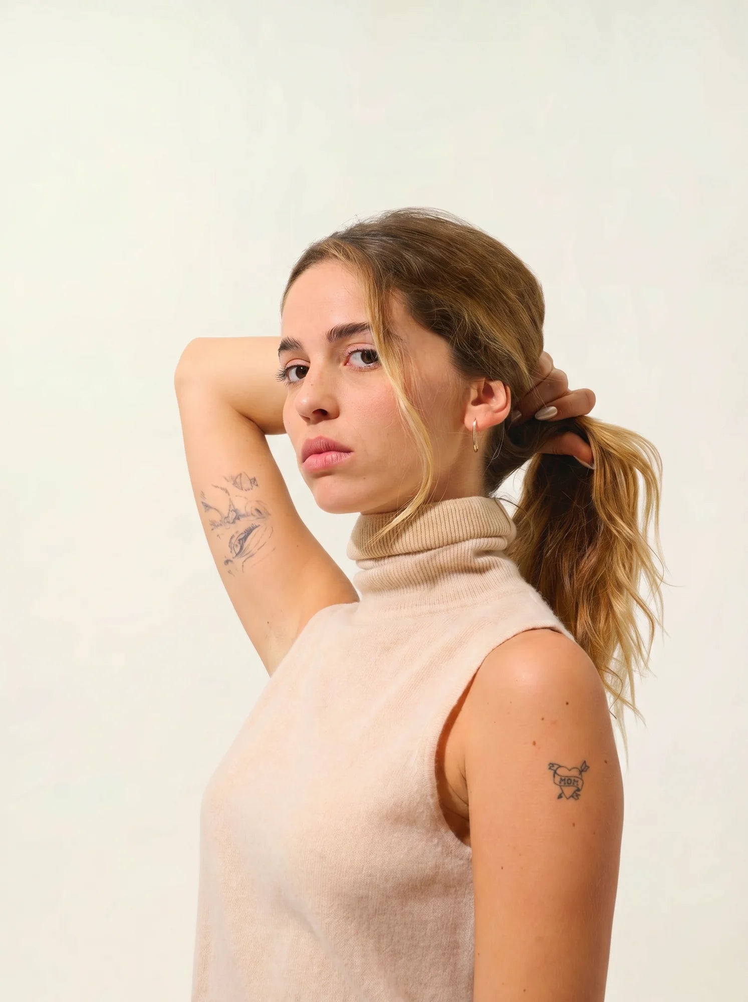 CAPUCIN Pullover Rollkragen ärmellos Sand