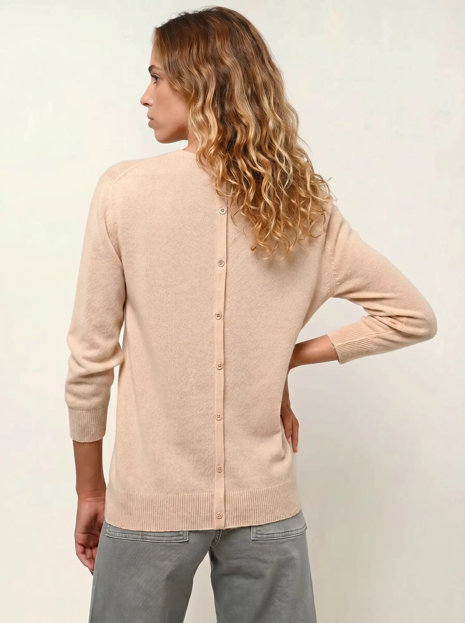 ESTARIS Sweater Crew Neck Buttoned Back Sand
