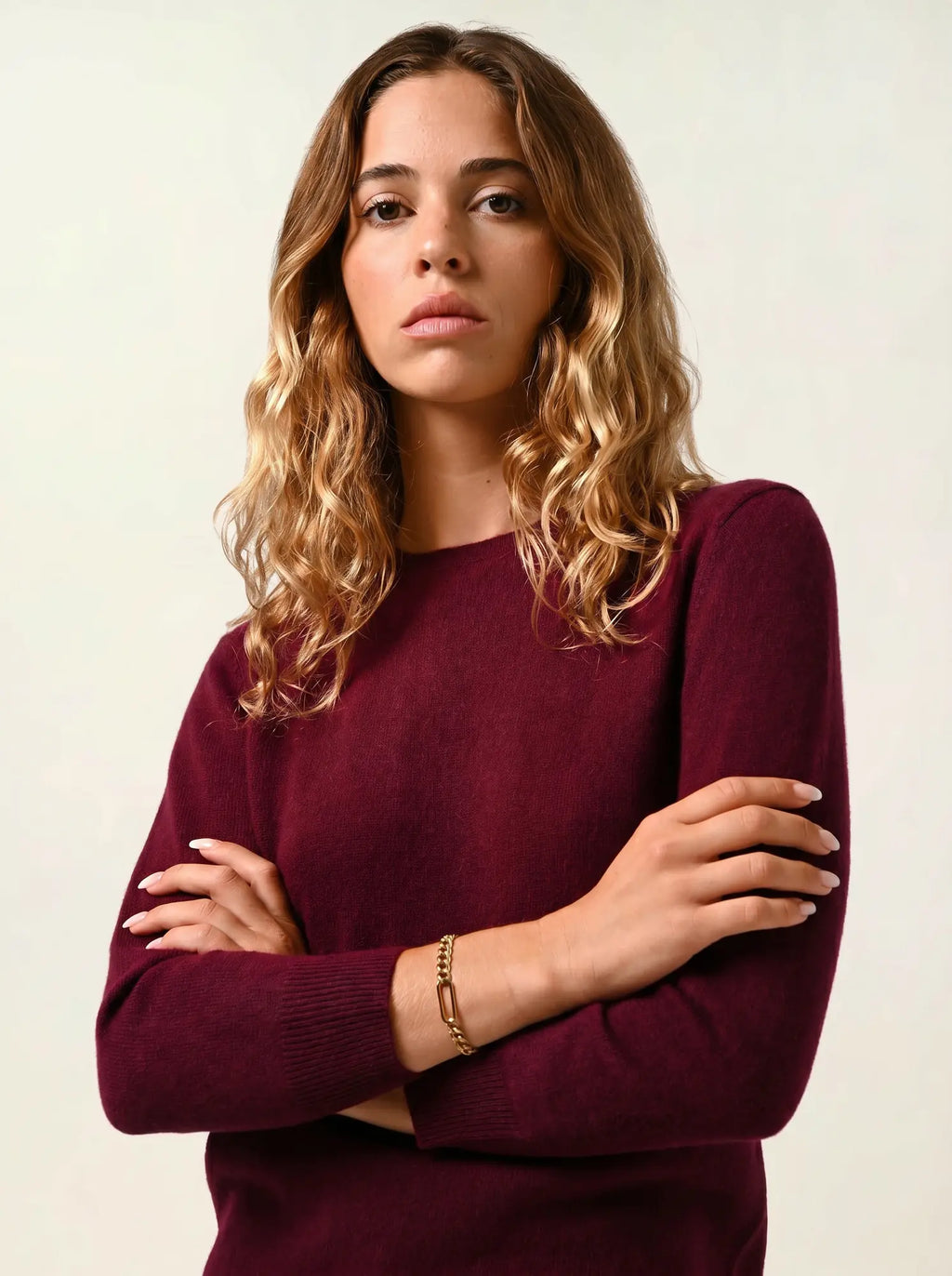ESTARIS Sweater Crew Neck Buttoned Back Burgundy
