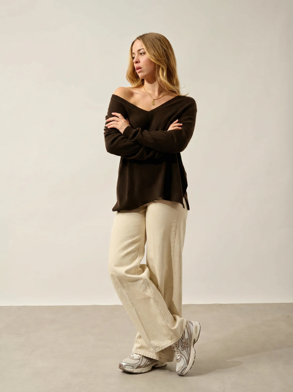 GIEGN pullover v-ausschnitt vorne und hinten schoko