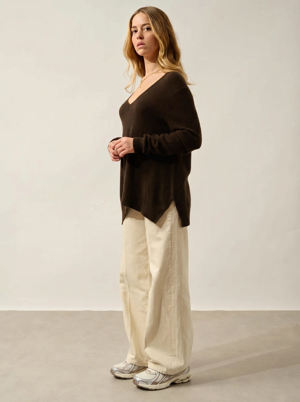 GIEGN pullover v-ausschnitt vorne und hinten schoko