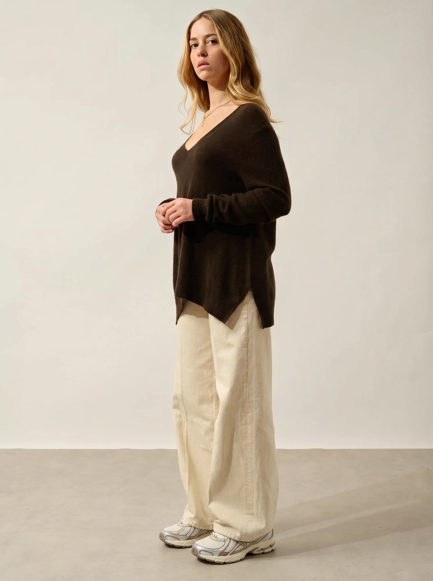 GIEGN pullover v-ausschnitt vorne und hinten schoko