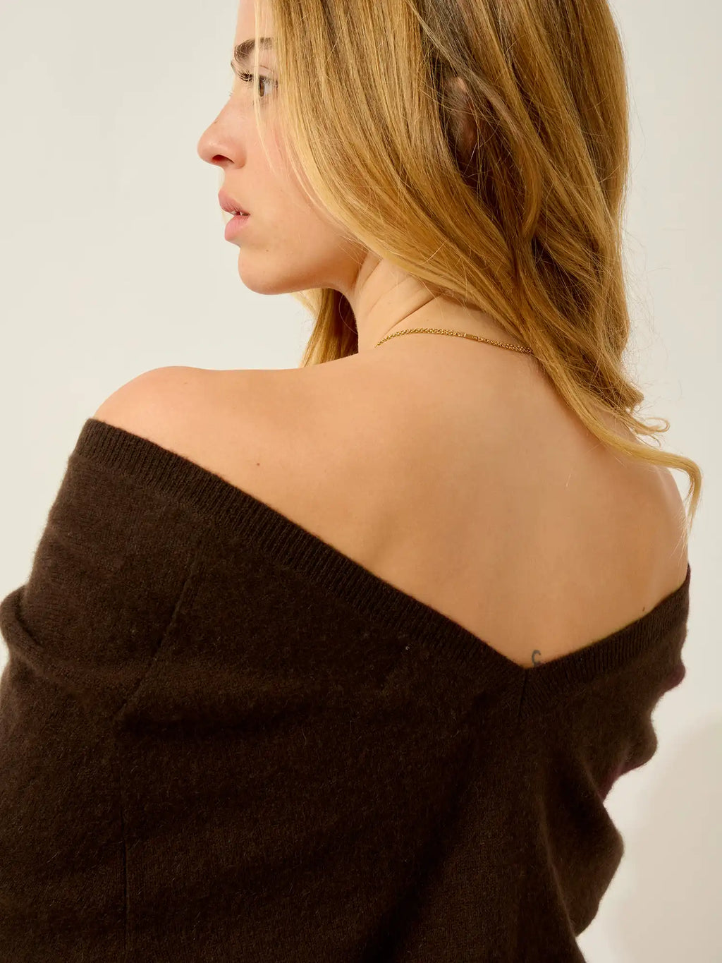 GIEGN pullover v-ausschnitt vorne und hinten schoko