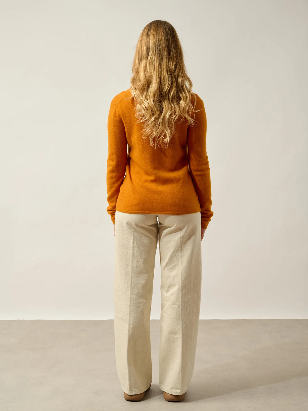 CHALAIS Strickjacke V-Ausschnitt Ocker