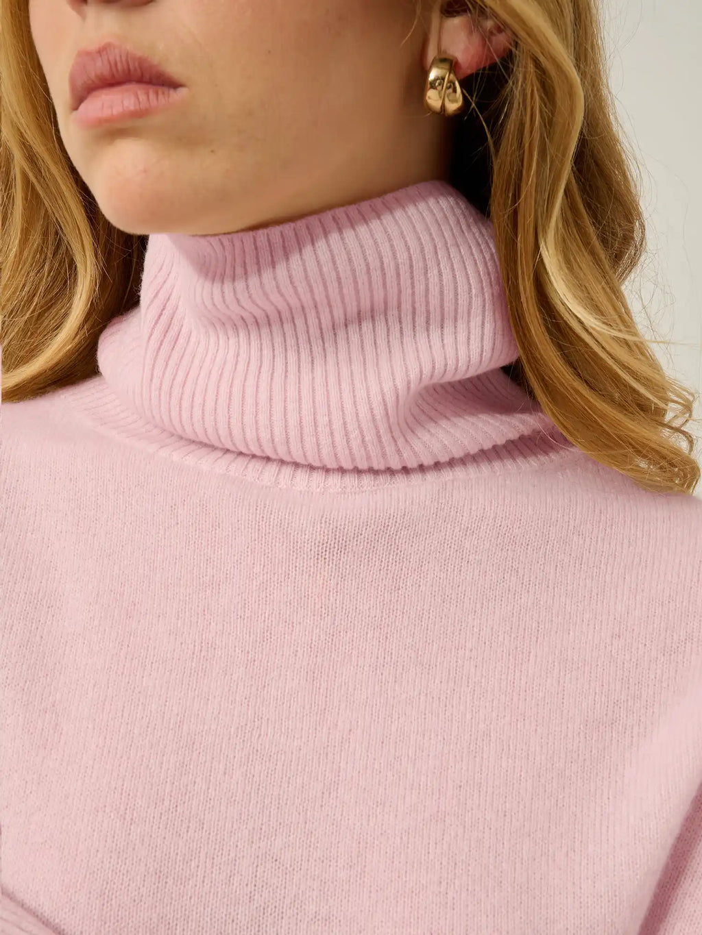 FORNET pull col roulé poudre