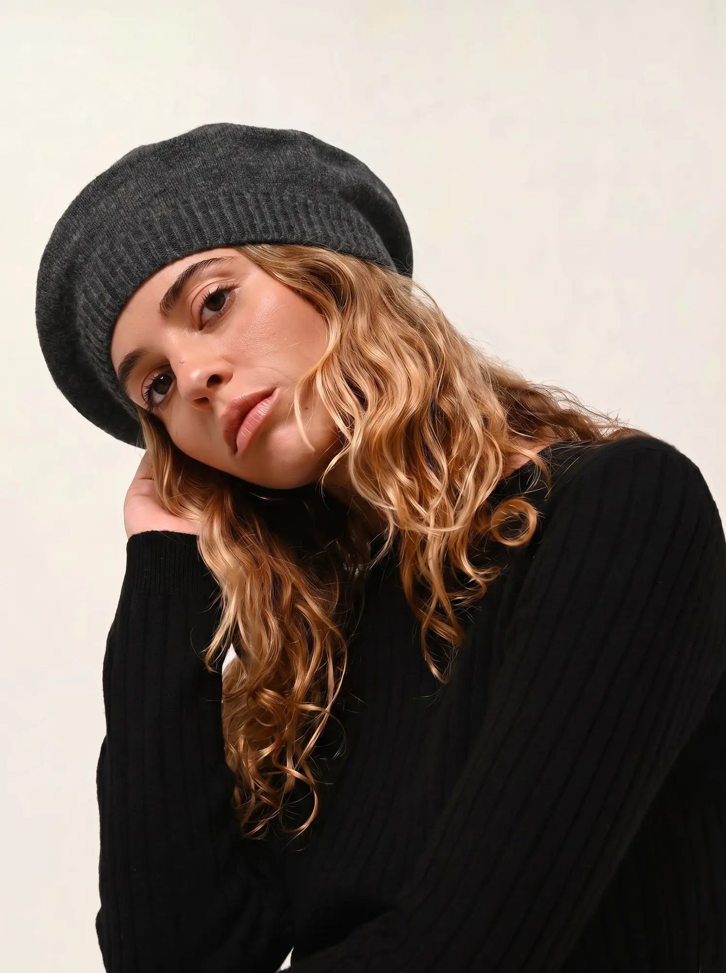 LIWI beret 4 ply heather charcoal