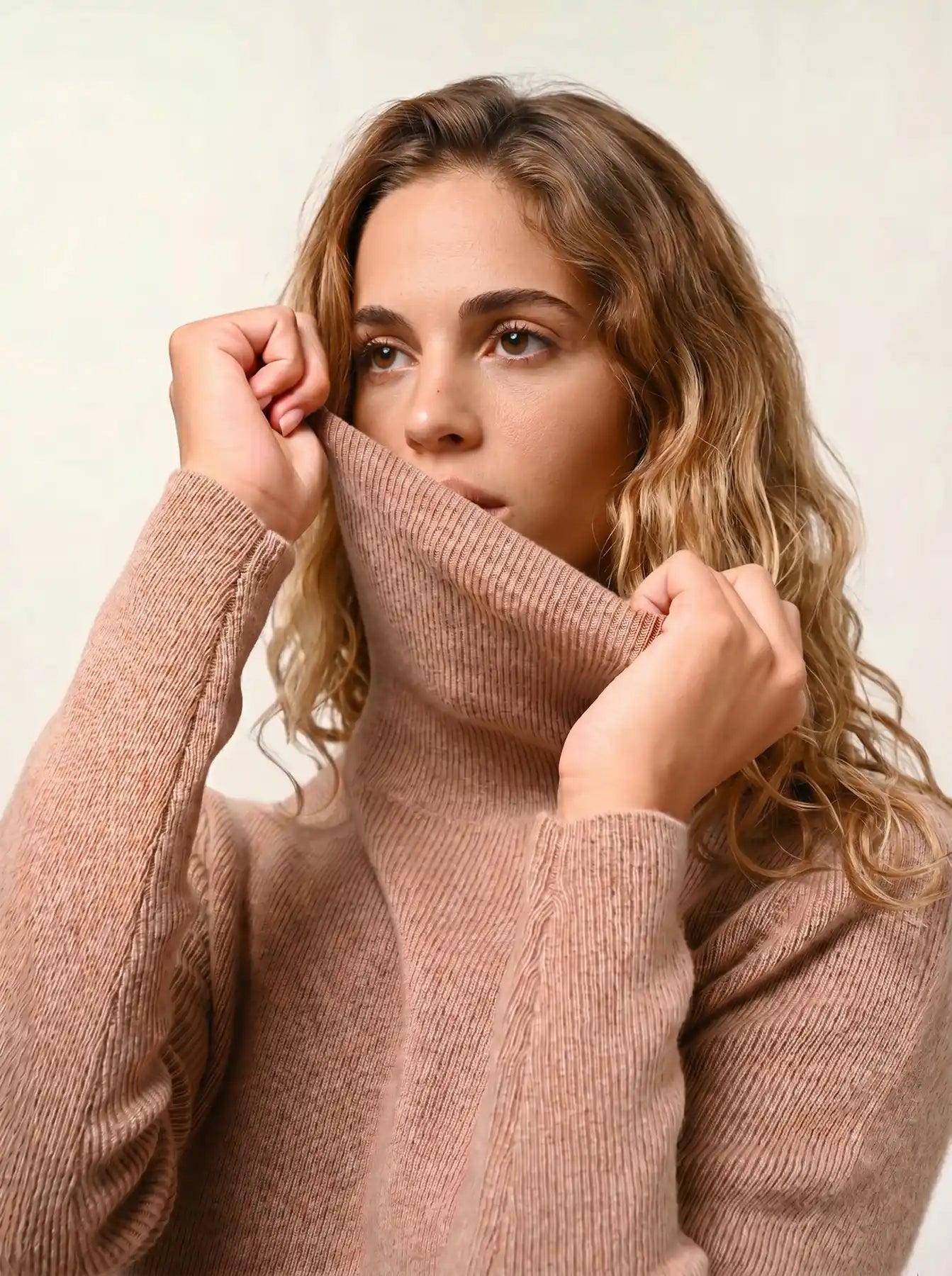 SUZIE pull col roulé camel chiné