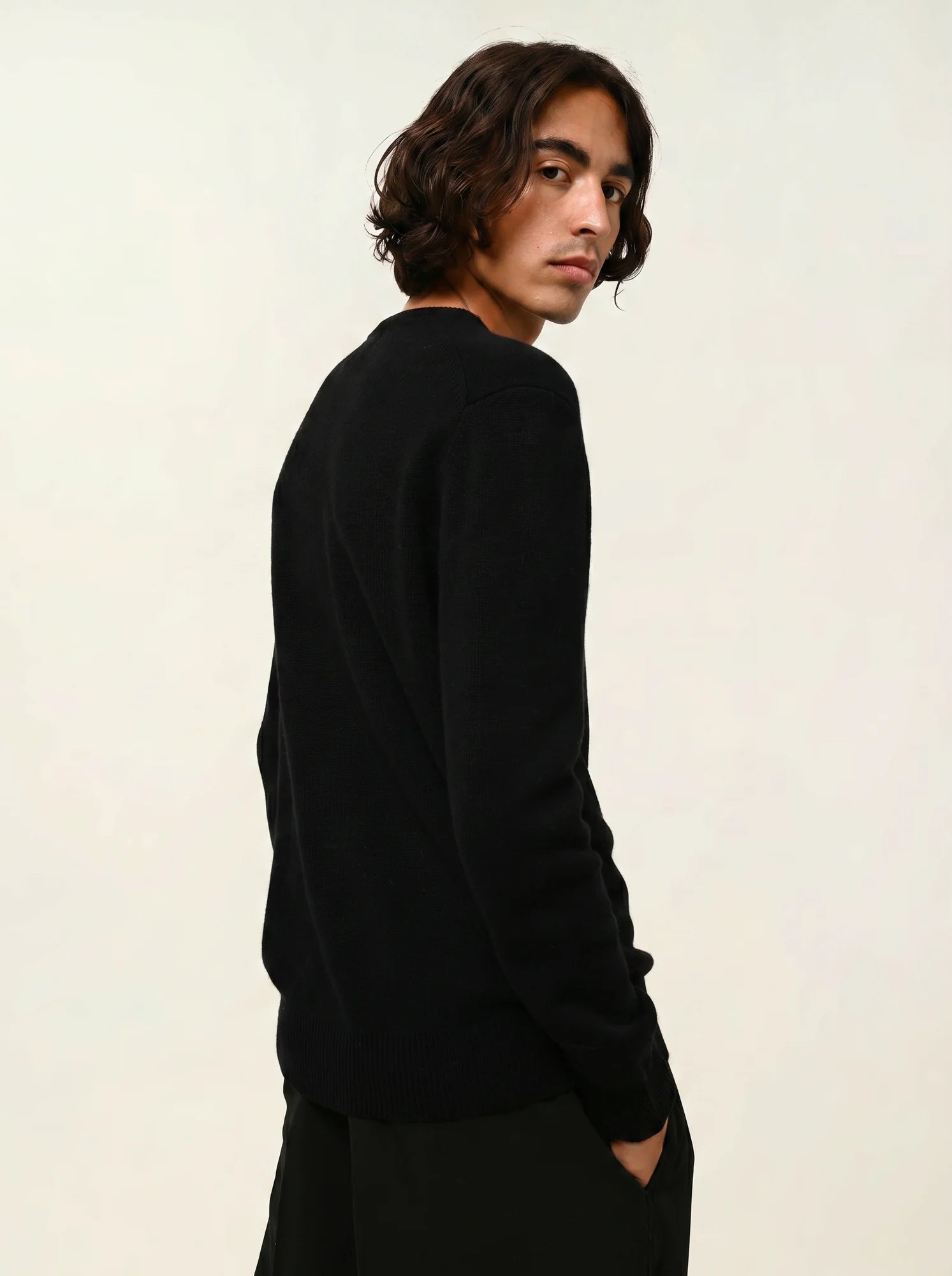 VICTO pull col rond 4 fils noir
