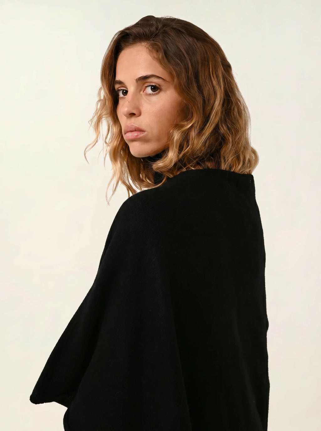 MERYL poncho 4 fils noir