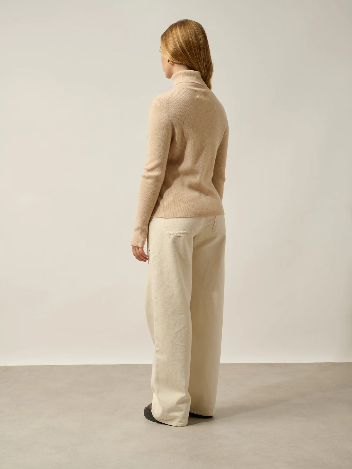 SUZIE Pull Col Roulé Sable