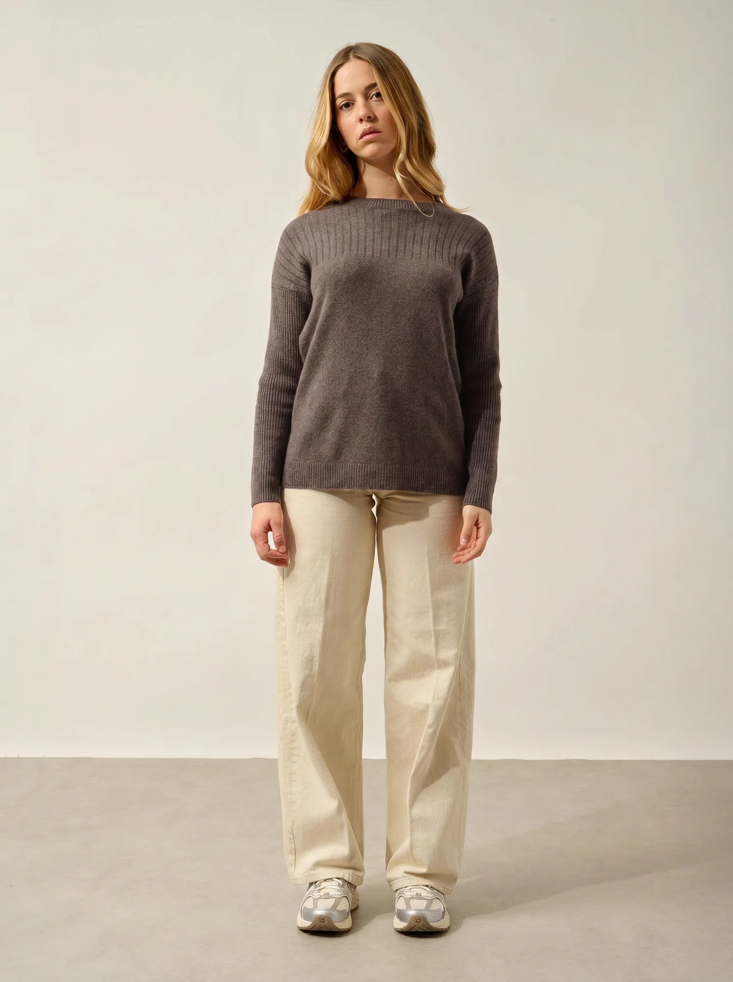 DARIA Pullover Rundhalsausschnitt Taupe meliert