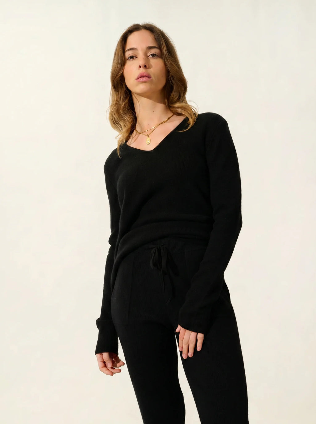 CHELSEA pull col V 4 fils noir