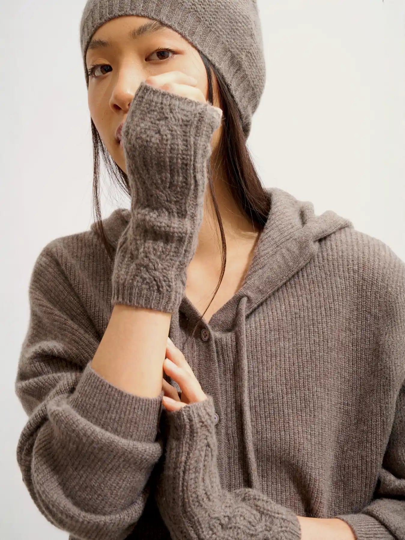 IRIS fingerless gloves 6 ply heather taupe