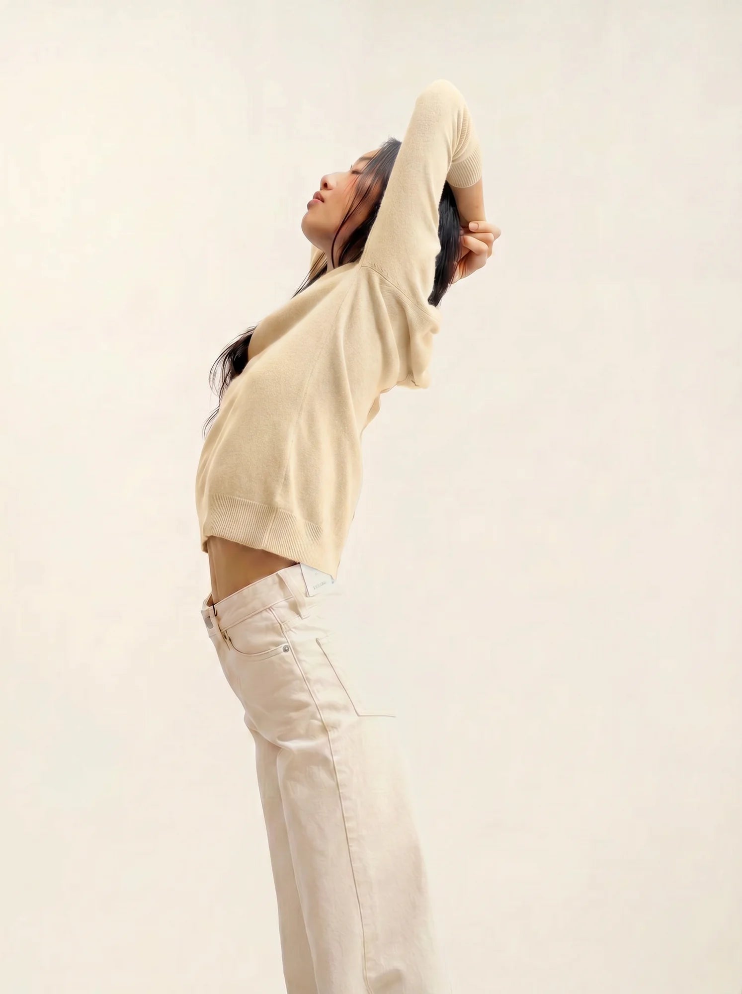 ESTARIS Sweater Crew Neck Buttoned Back Lemonade