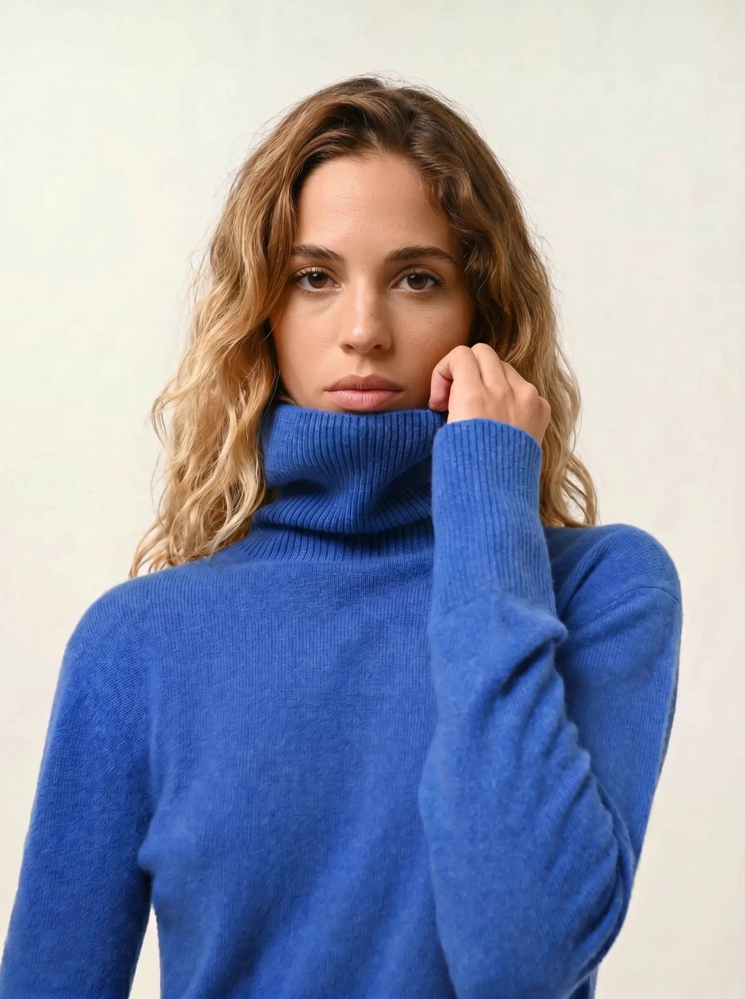 FORNET pull col roulé bleu électrique