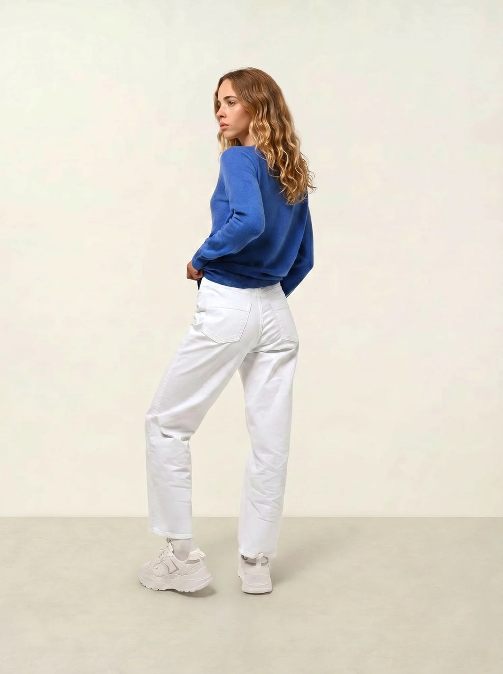 GIUSALET pull col V bleu électrique