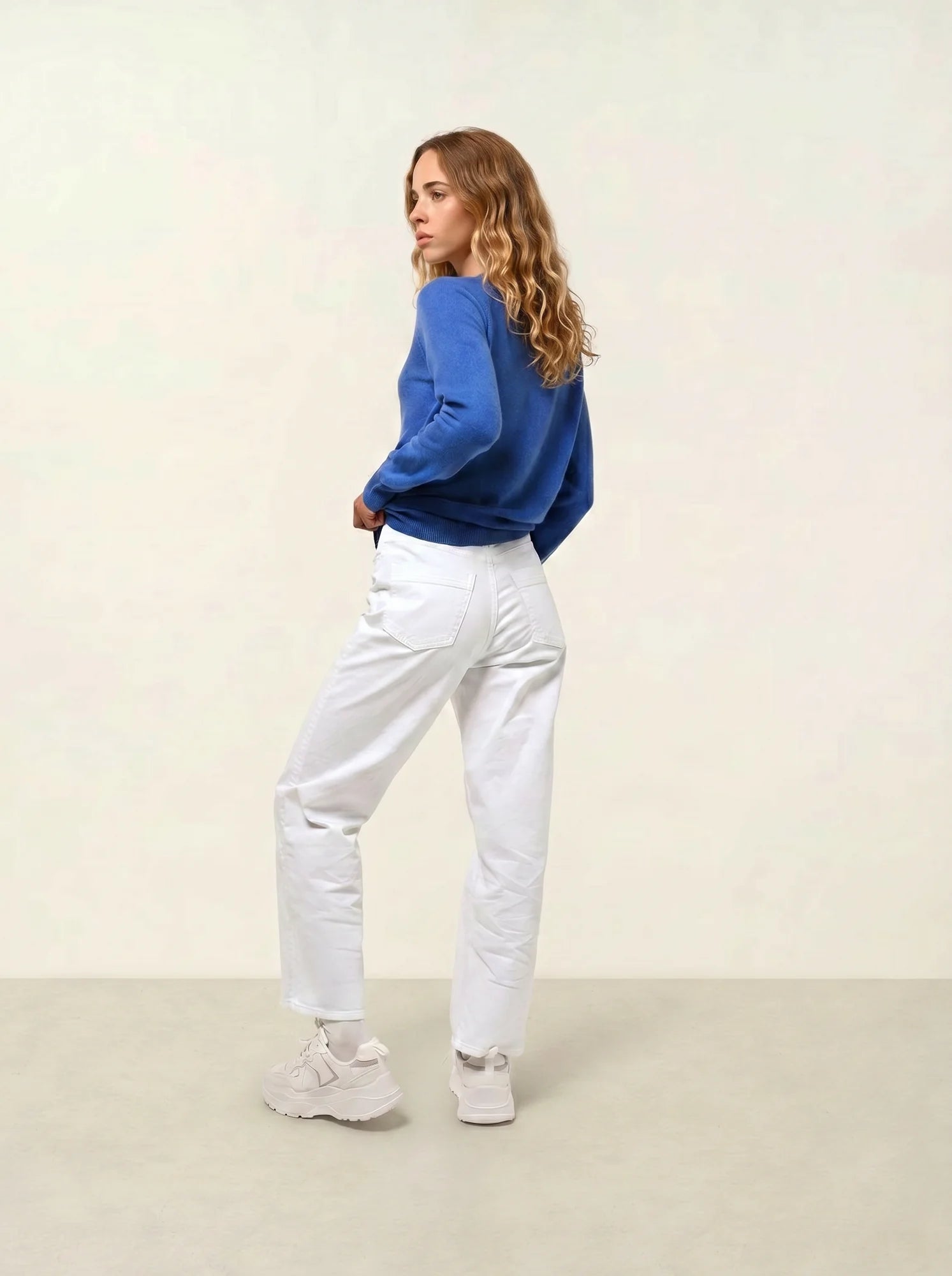 GIUSALET pull col V bleu électrique