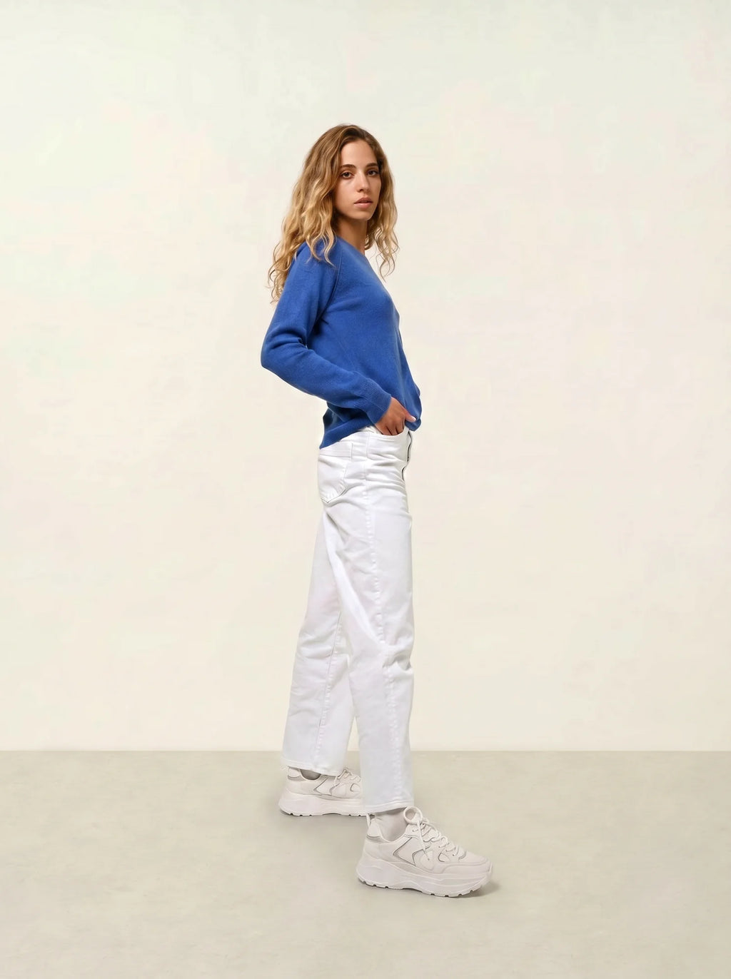 GIUSALET pull col V bleu électrique