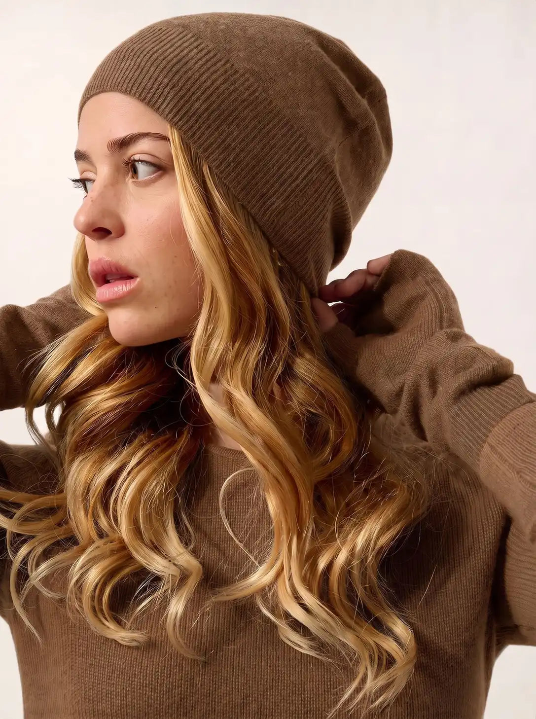 MANTI Beanie Hazelnut